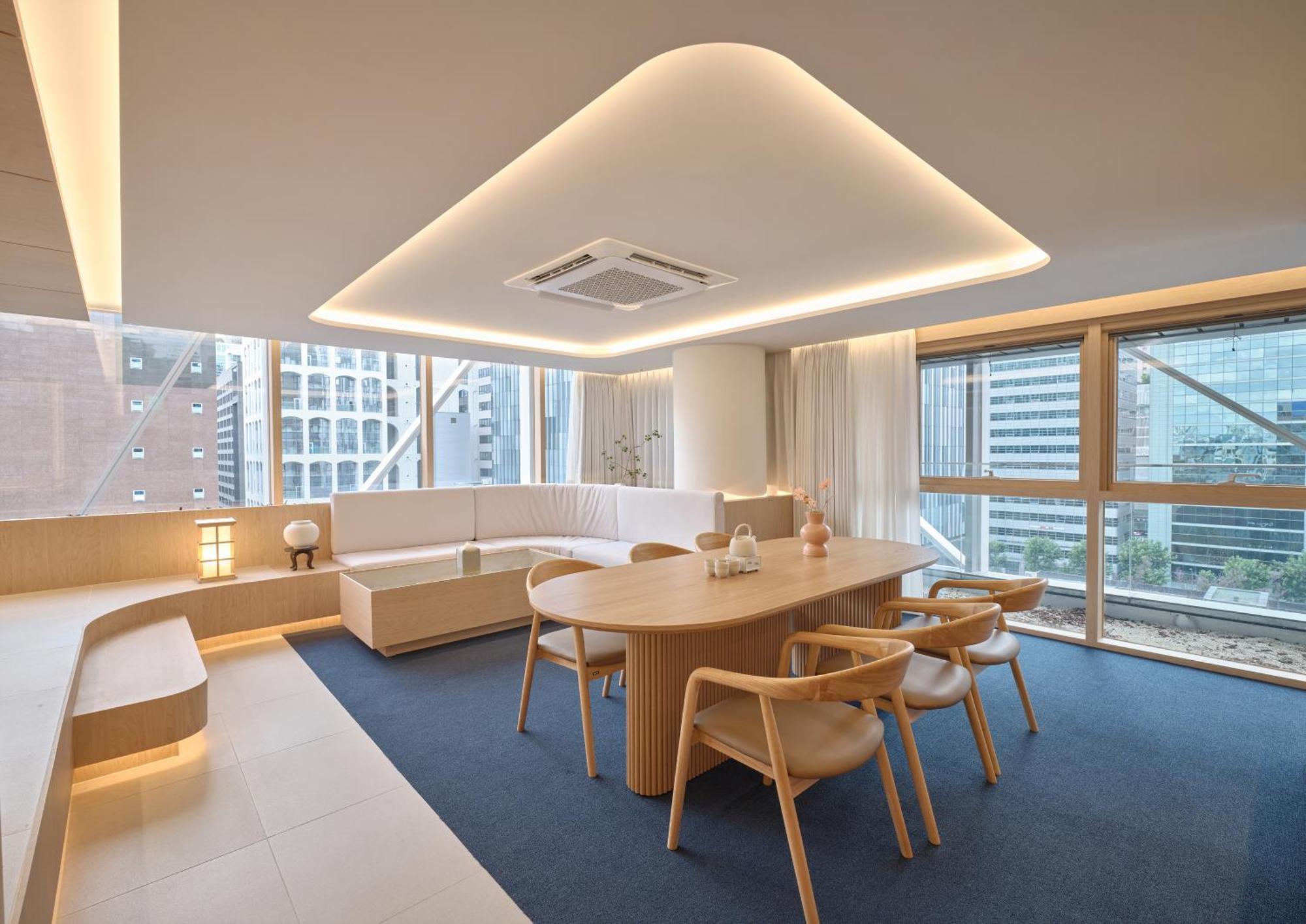 Uh The Gangnam Hotel *